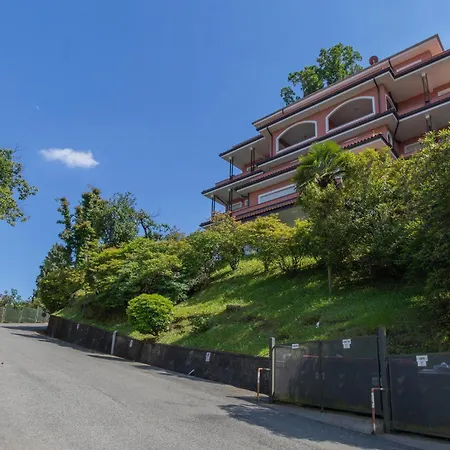 2 Bedroom Beautiful In Стреза