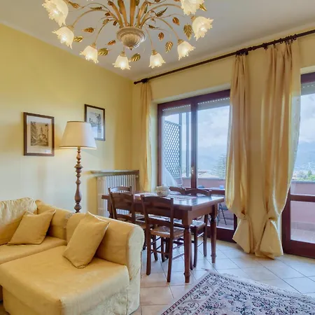 Appartamento 2 Bedroom Beautiful In *