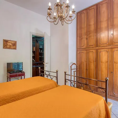 2 Bedroom Beautiful In Appartamento Stresa