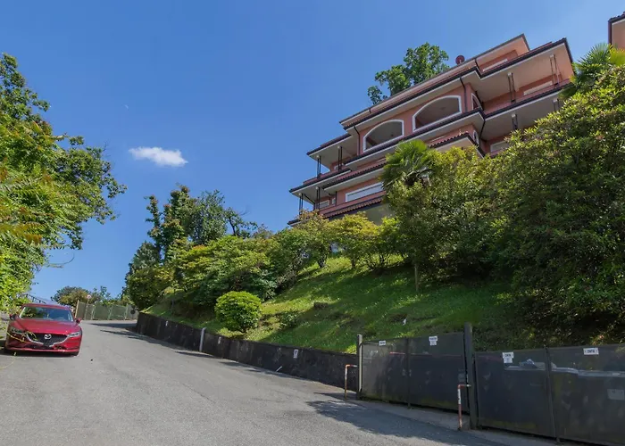 2 Bedroom Beautiful In Stresa