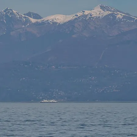 Apartament 2 Bedroom Beautiful In Stresa